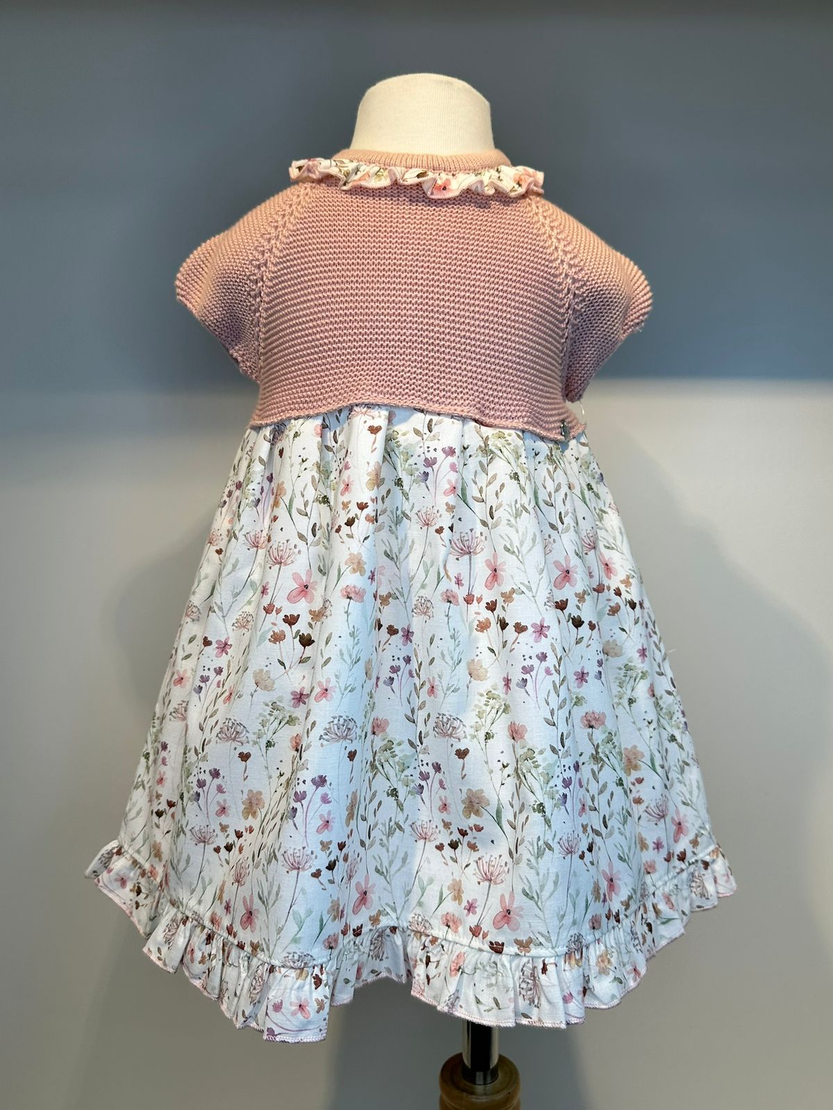 Vestido flores tejido