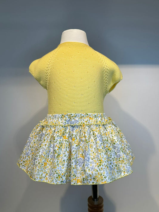Set falda flores y top amarillo