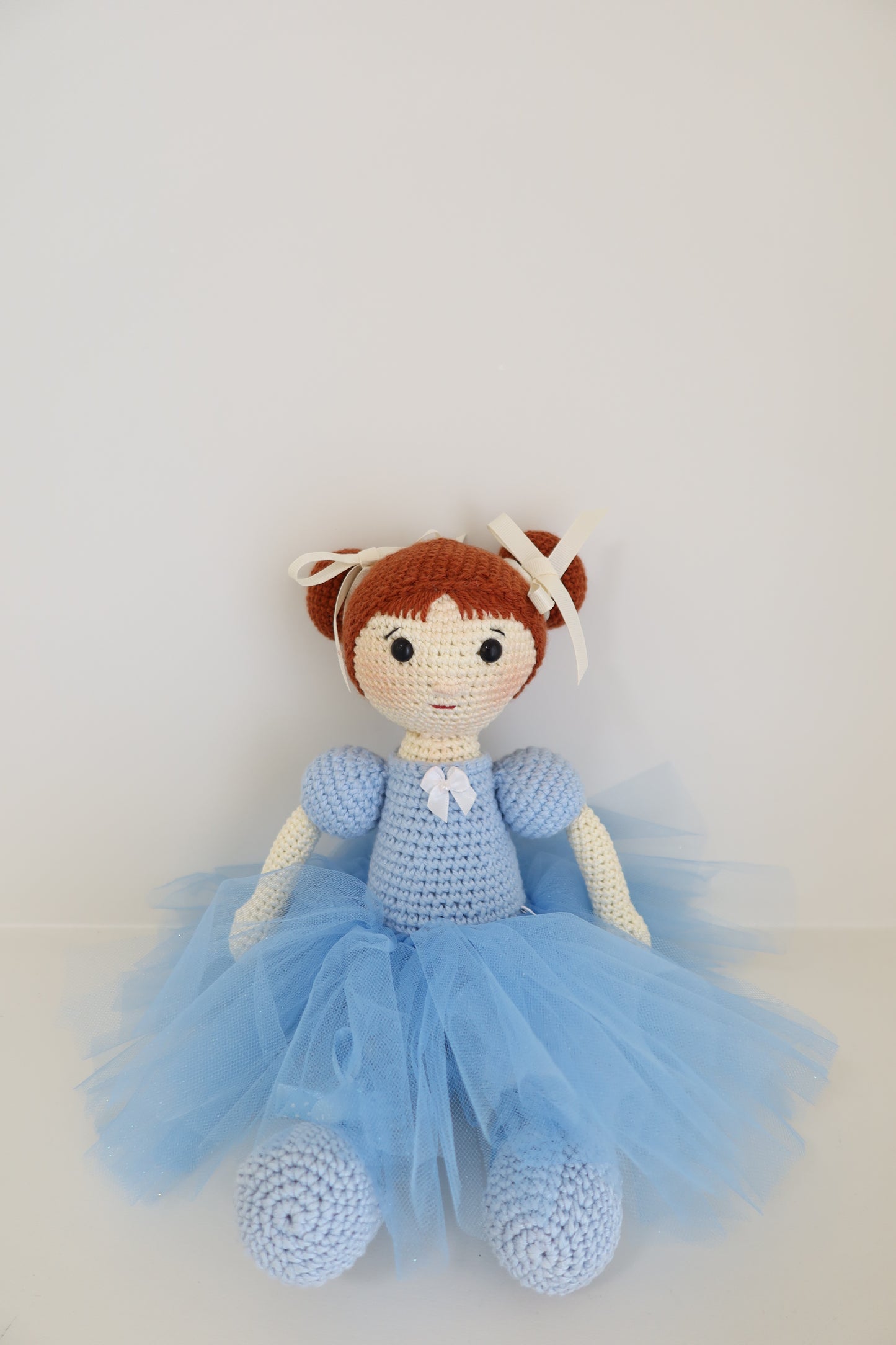 Muñequita tejida - bailarina azul