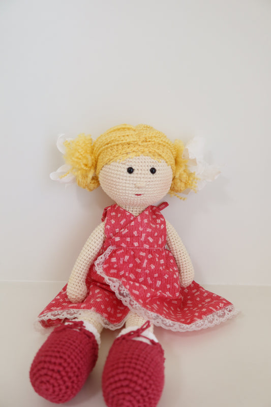 Muñequita tejida - peca con tonos rosas